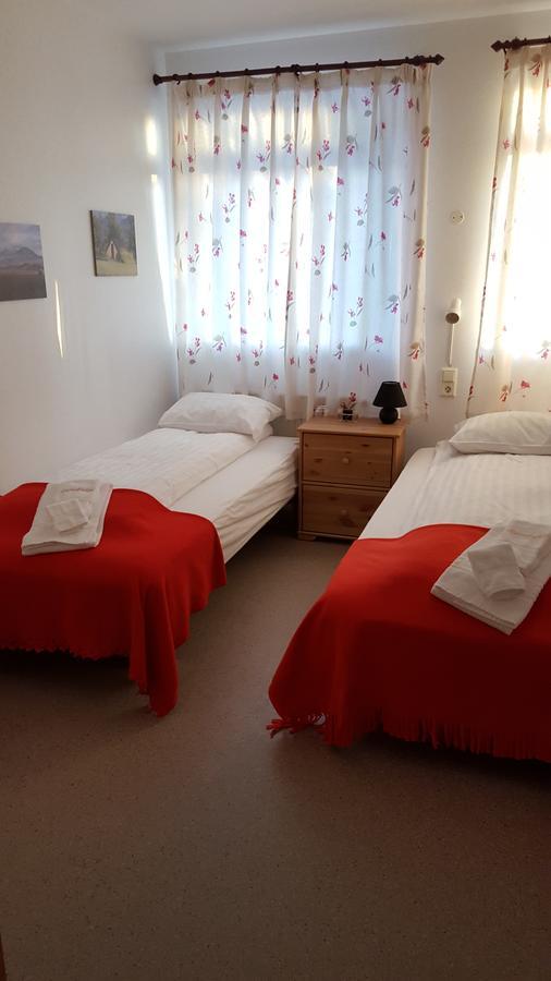 Guesthouse Leirubakki Asolfsstathir 外观 照片